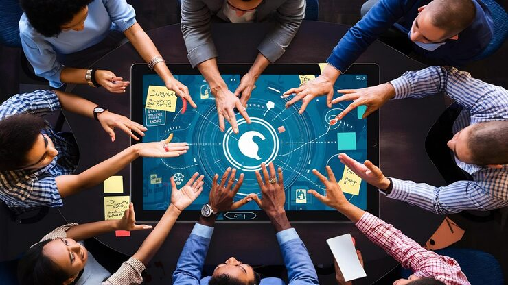 Colaboraciones y asociaciones de marca para ampliar el alcance